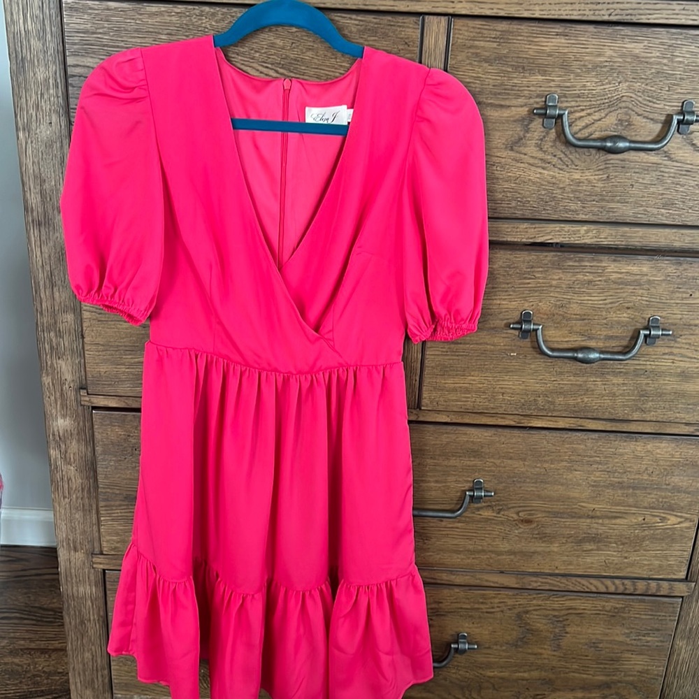 NEW no tags, Eliza J balloon sleeve hot pink dress with pockets! Size 0